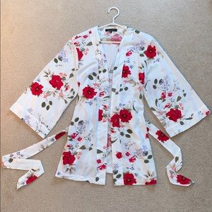 Dynamite // White floral kimono
